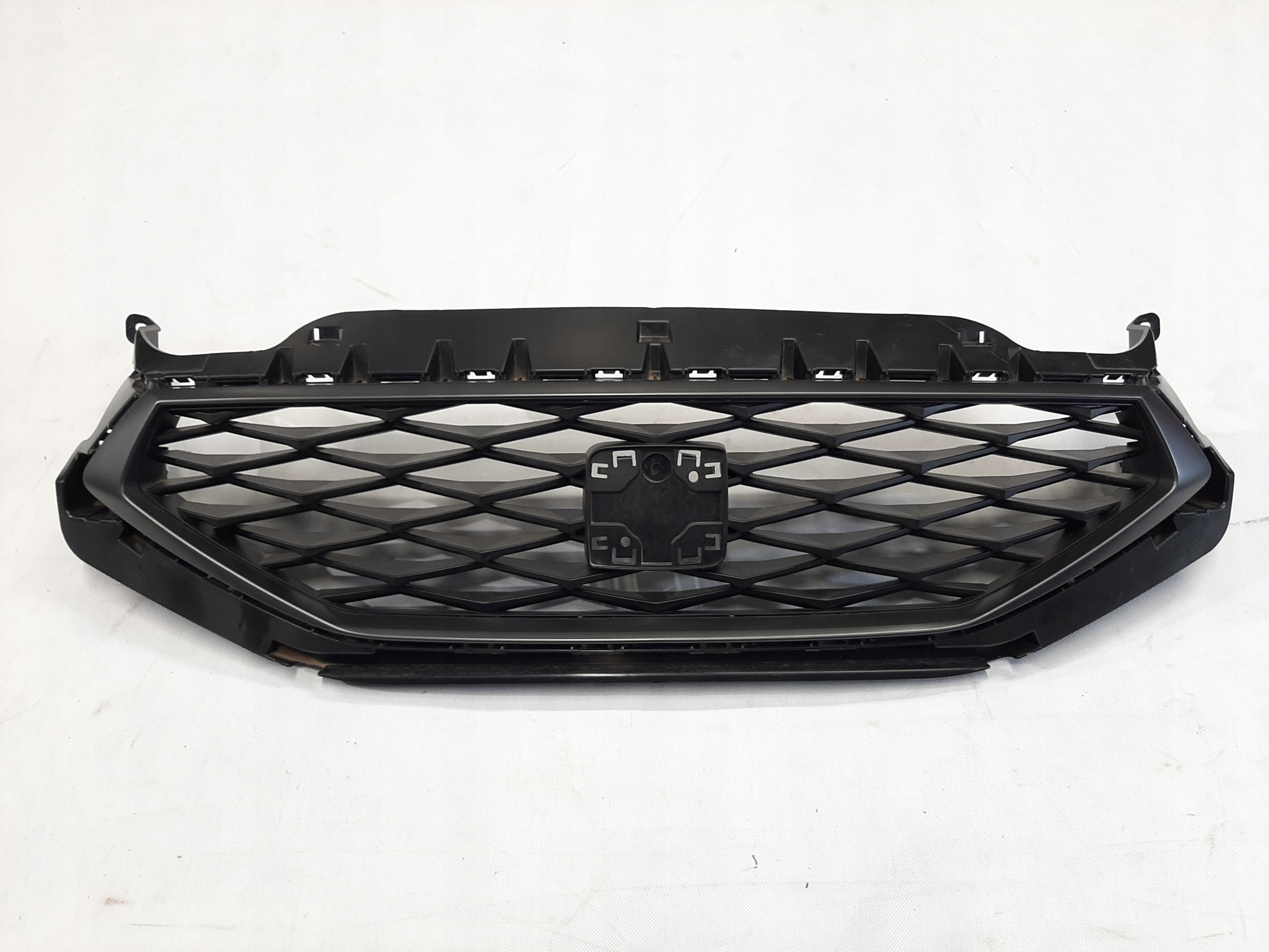 SEAT TARRACO 5FA853651D ATRAPA GRILL