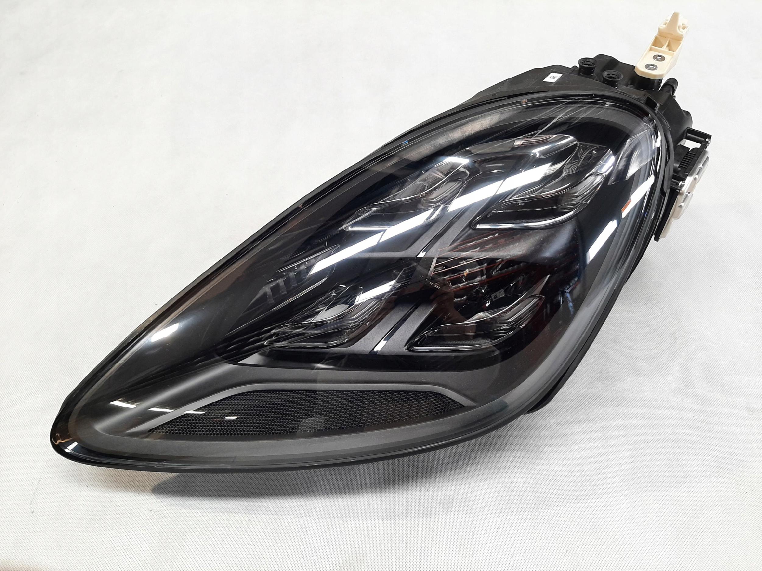 PORSCHE CAYENNE 2017+ REFLEKTOR LAMPA 9Y0941035J