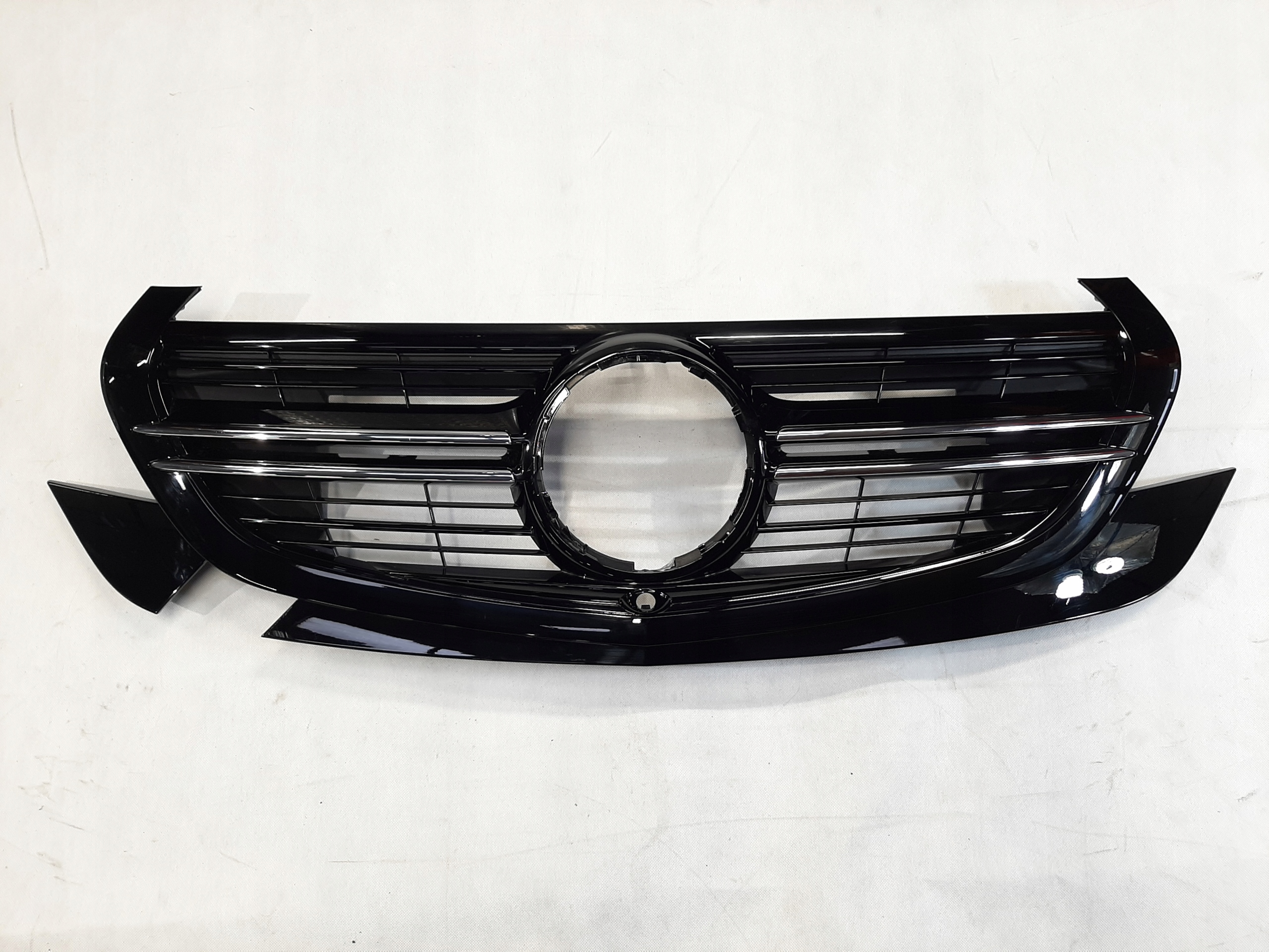 MERCEDES EQC A2938883800 ATRAPA GRILL