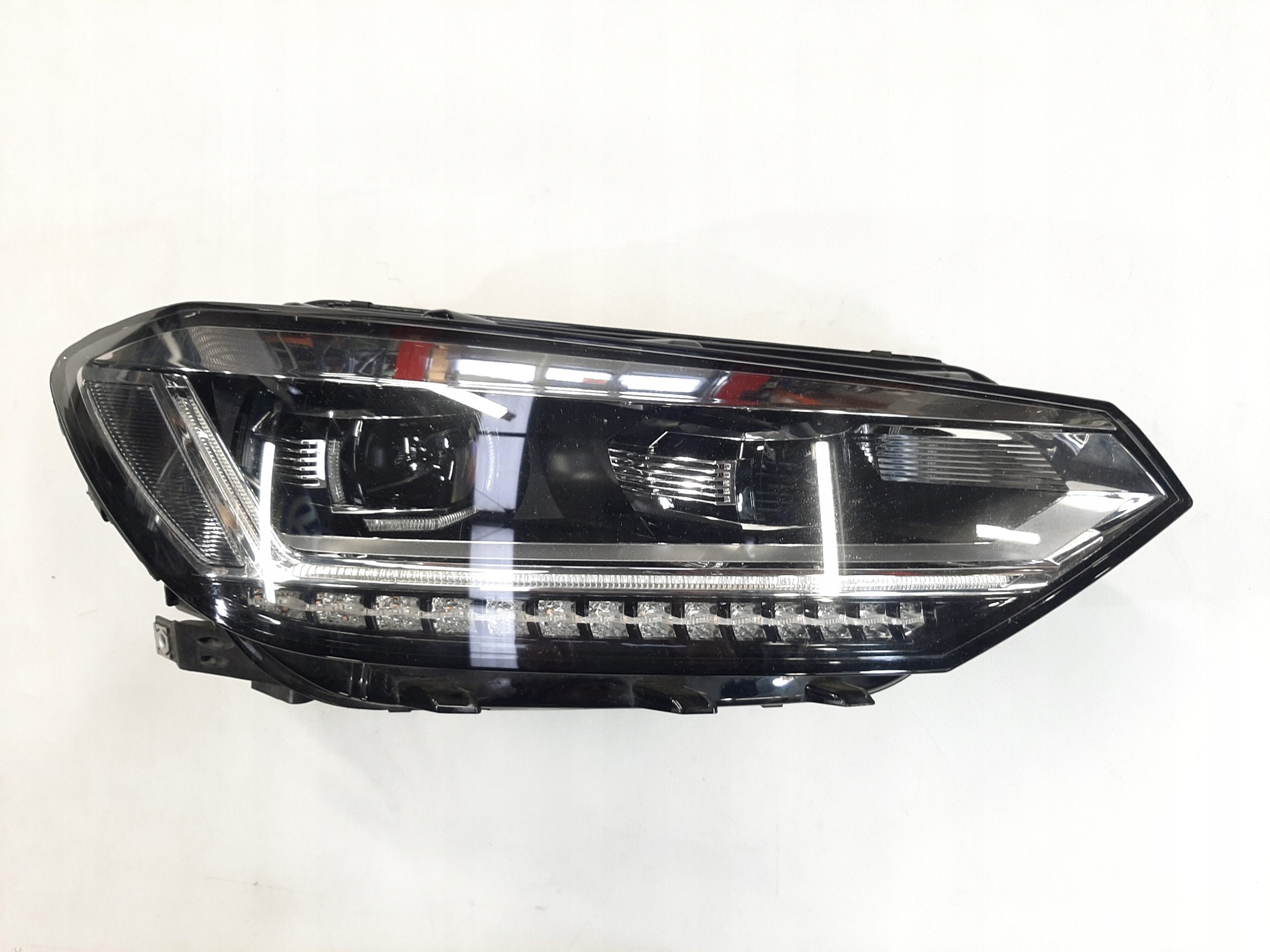 VW TOURAN 5TB941082A REFLEKTOR FULL LED PRAWY