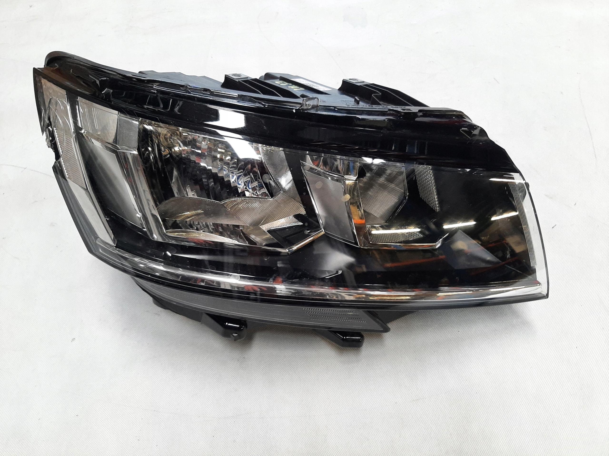 Volkswagen Transporter T6 Reflektor Lampa Przednia Prawa Valeo 7L1941006B