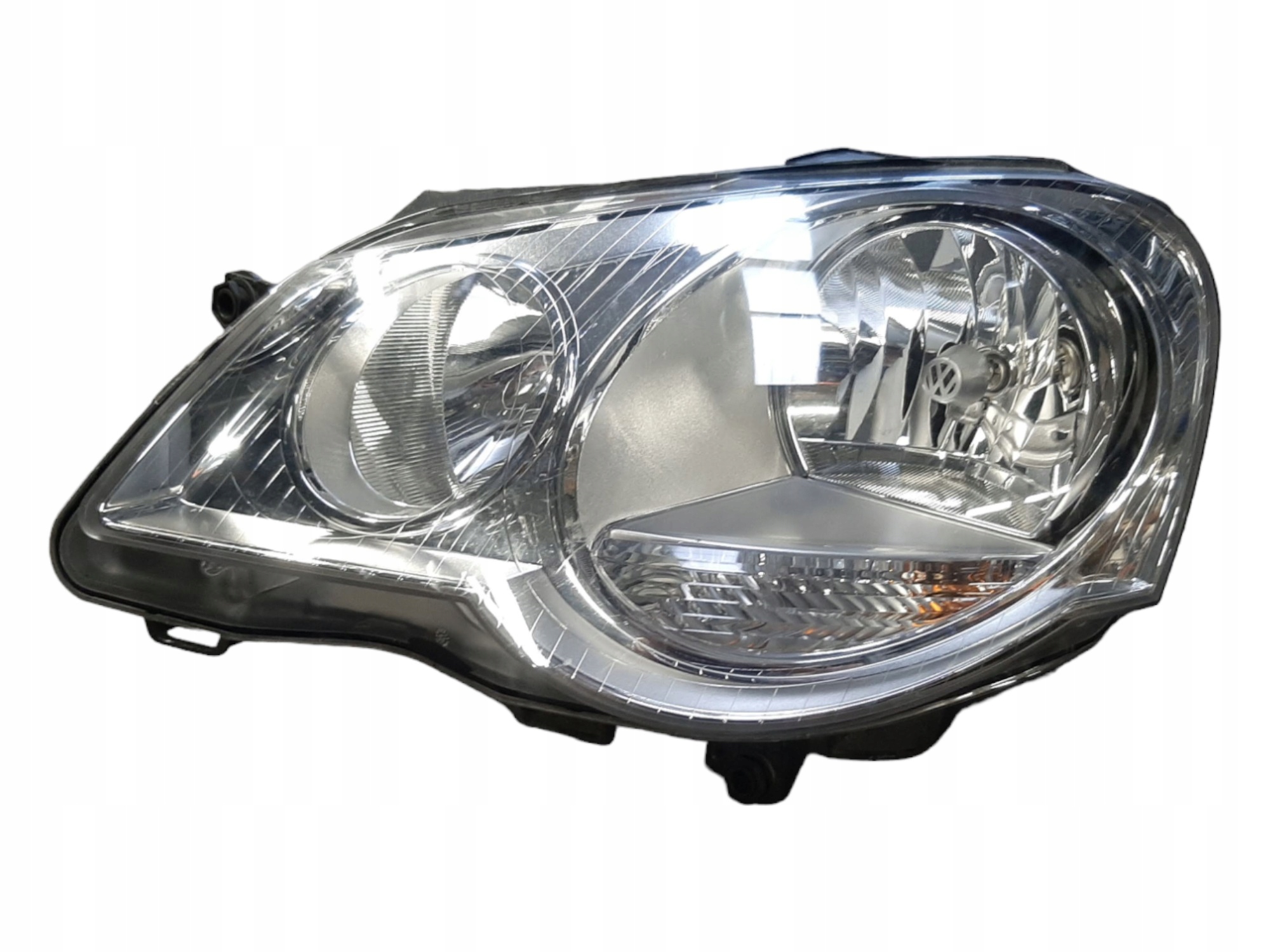 VW POLO REFLEKTOR LAMPA PRZÓD LEWY HELLA 6Q1941007AJ