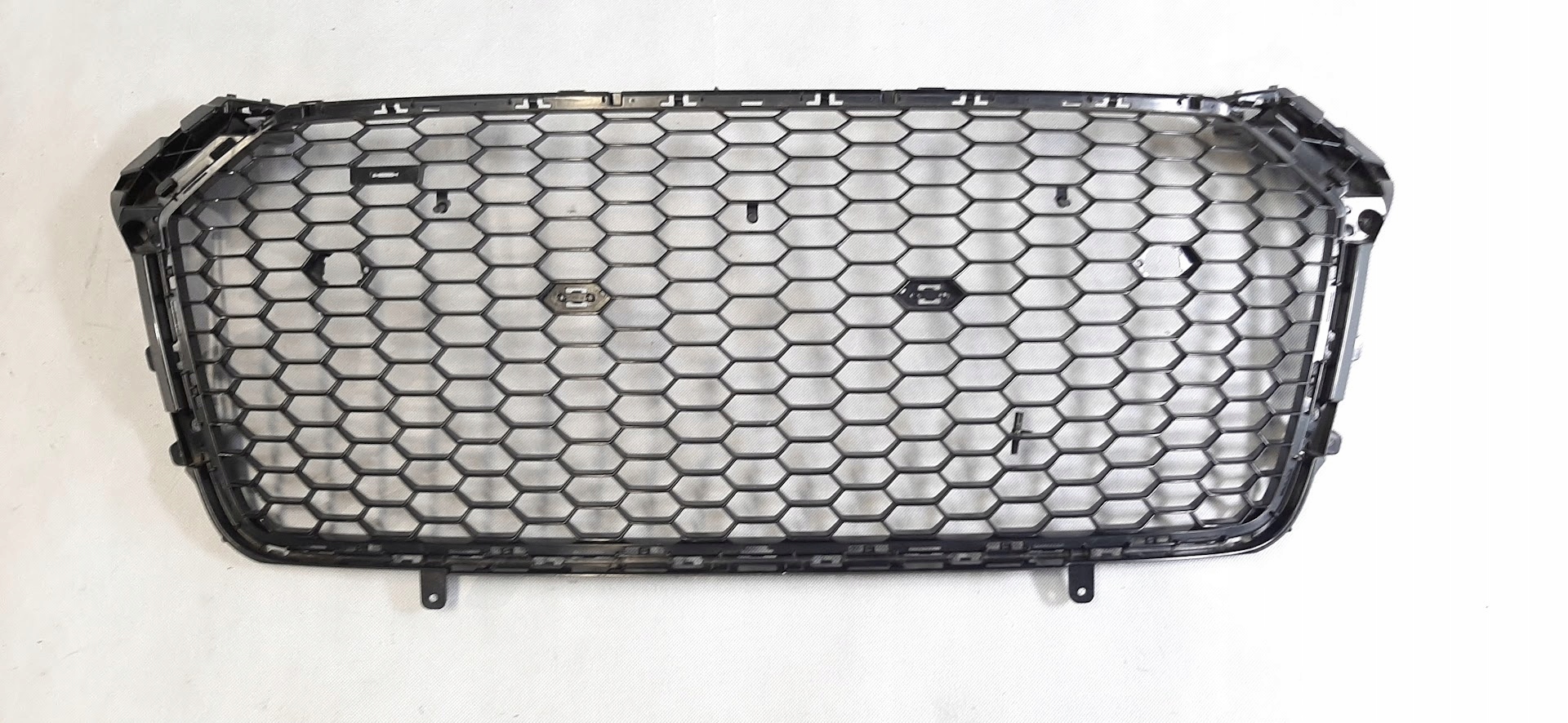 AUDI R8 ATRAPA GRILL 4S0853653