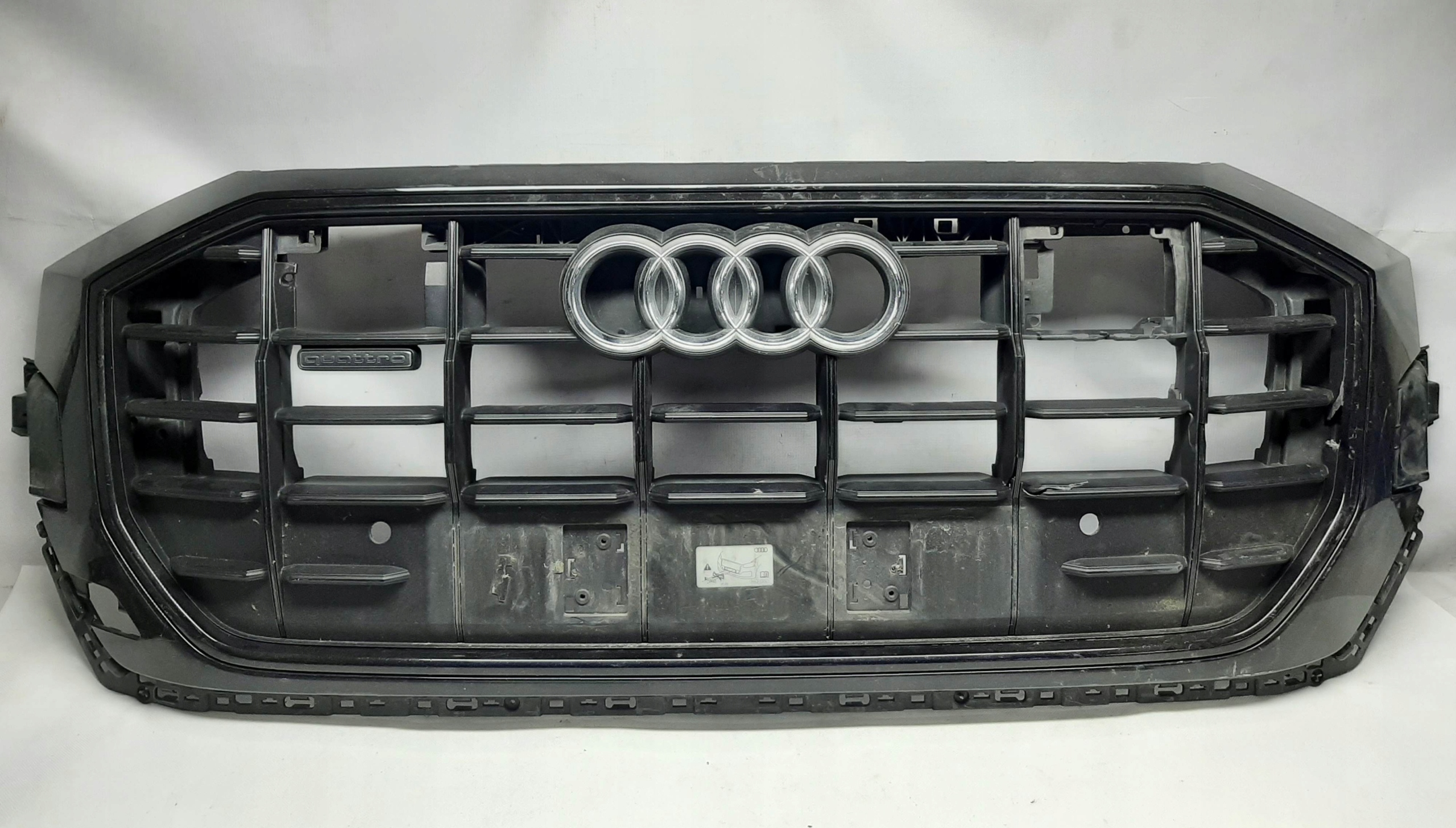 Audi Q8 Atrapa Grill 4M8853651 D E G