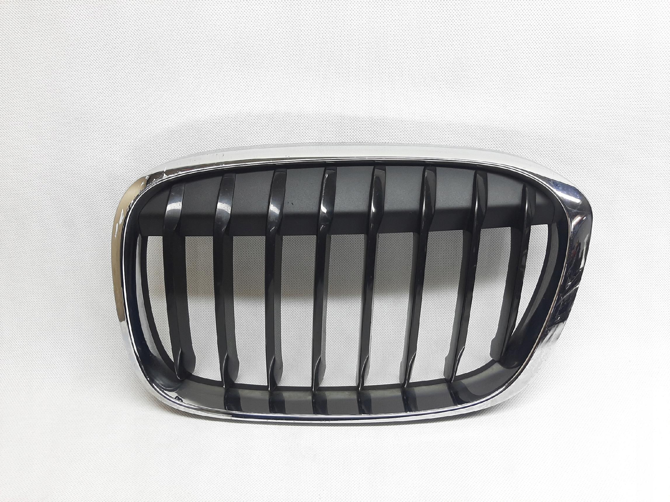 BMW X1 F48 Atrapa Kratka lewa Grill 7383363