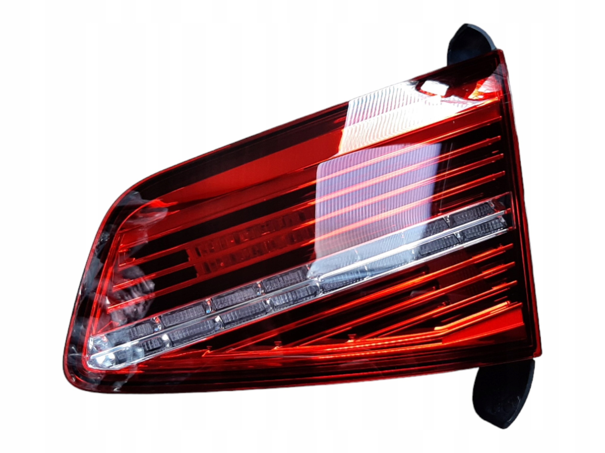 VW PASSAT B8 SEDAN LAMPA TYLNA LED PRAWA WEWNĘTRZNA 3G5945308A