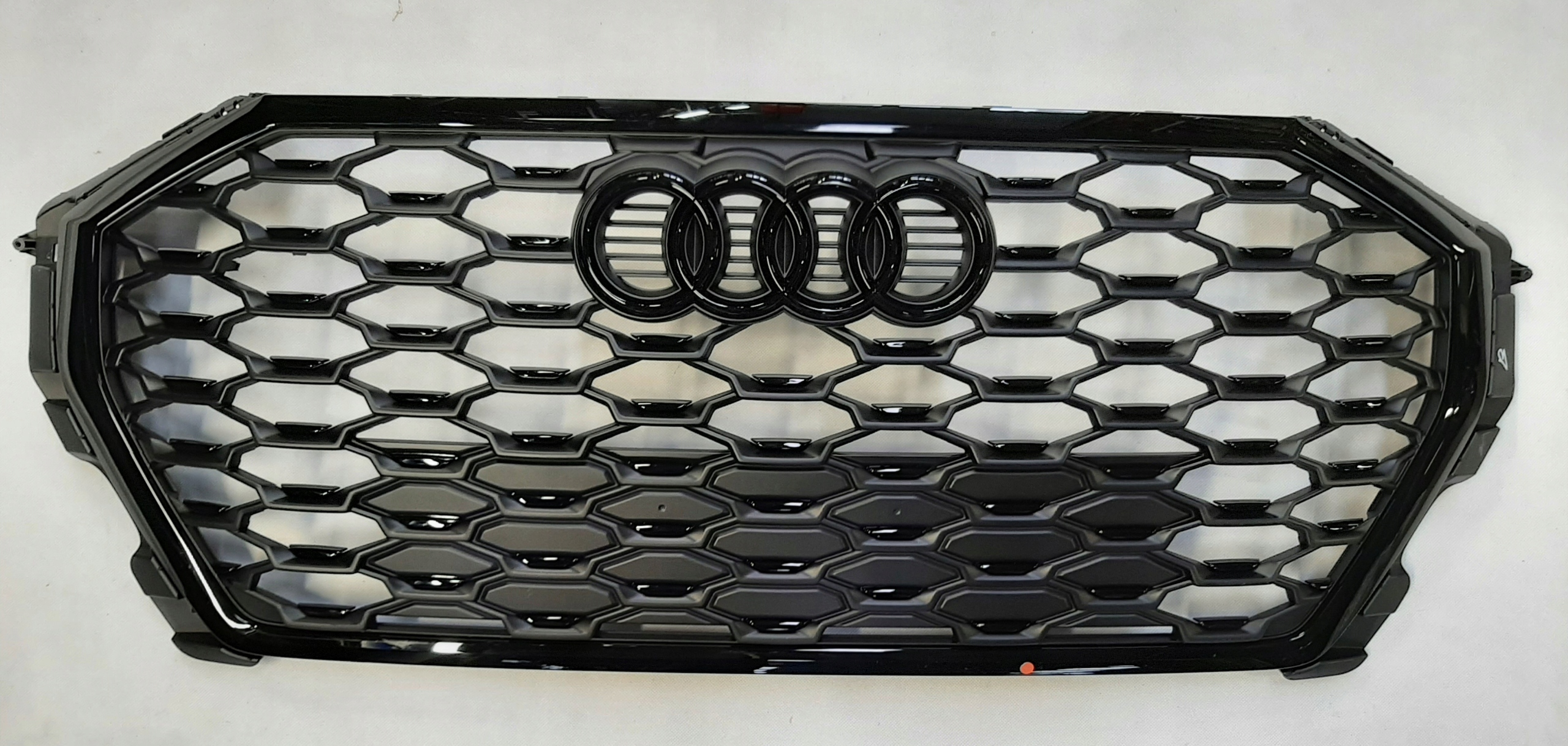 Audi Q3 S-Line Atrapa Grill 83F853651 A B C NOWA