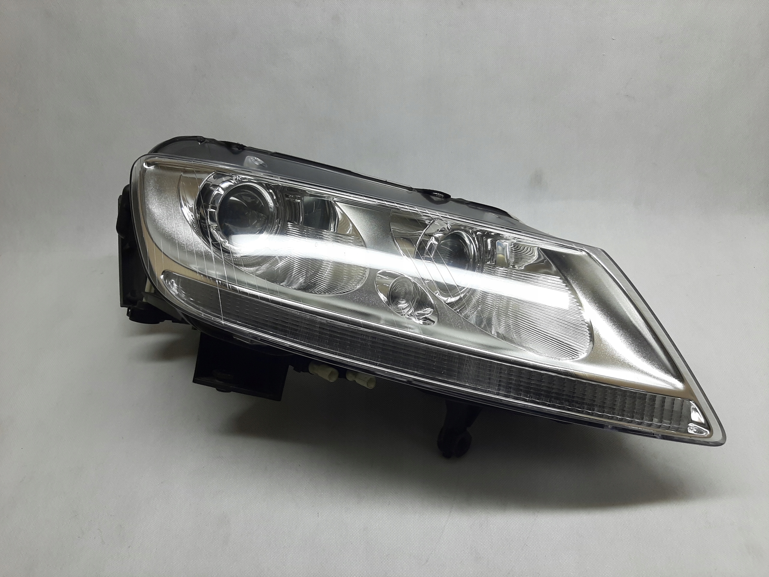 VW Phaeton Lampa Reflektor Xenon prawy 3D1941018P