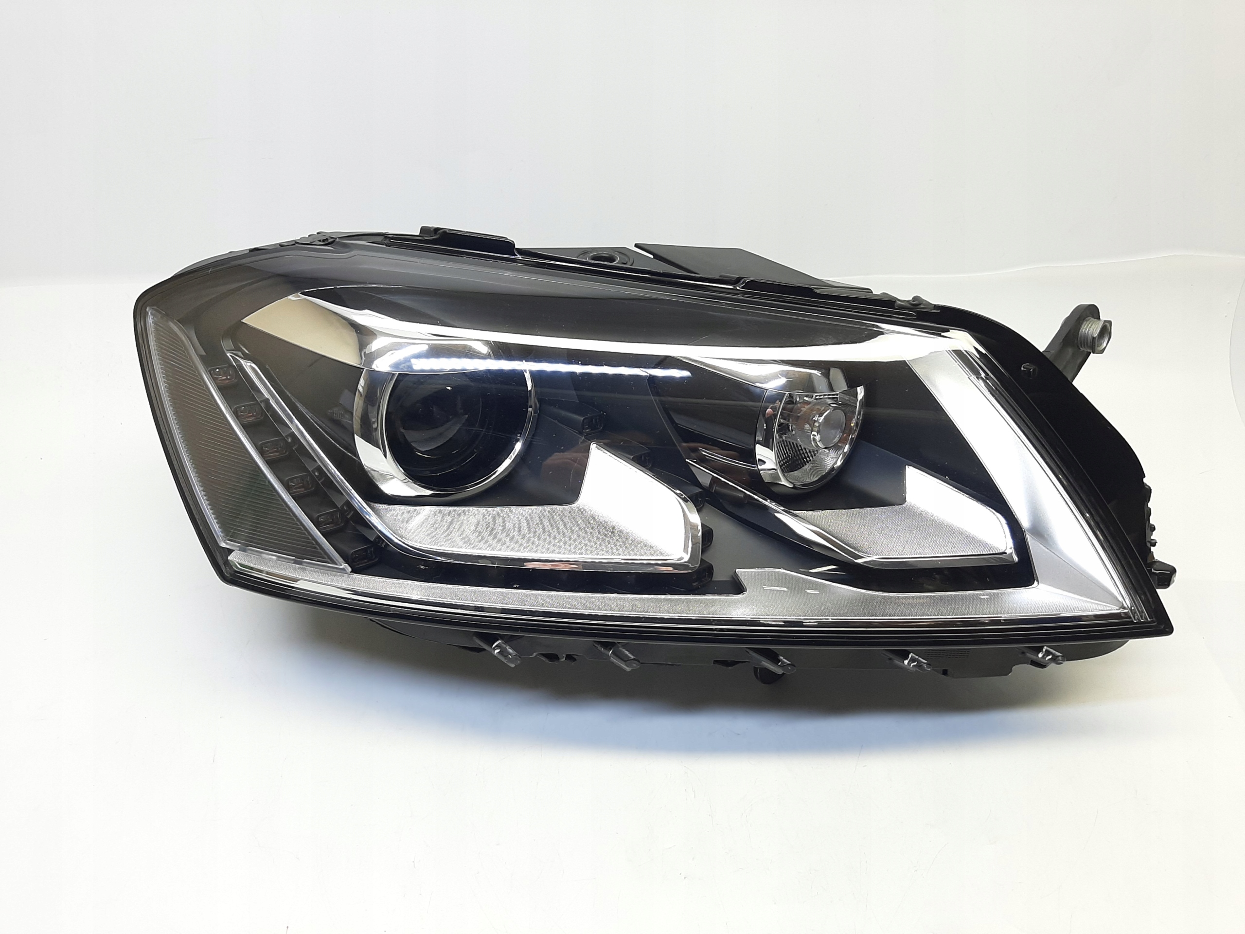 VW Passat B7 Reflektor Lampa Xenon Led PRAWA 3AB941044