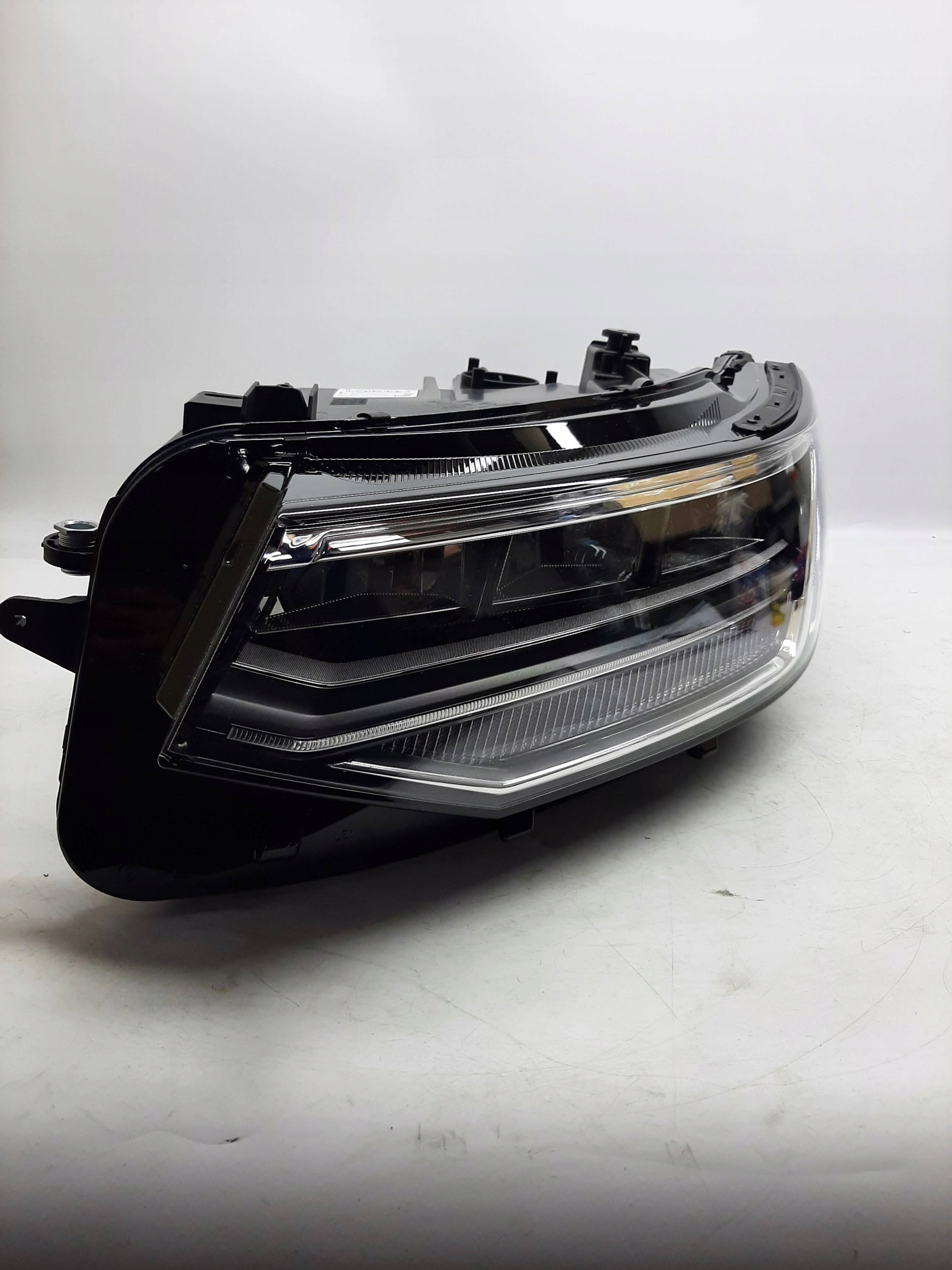 VW TIGUAN 2021+ LAMPA REFLEKTOR 5NB941035C