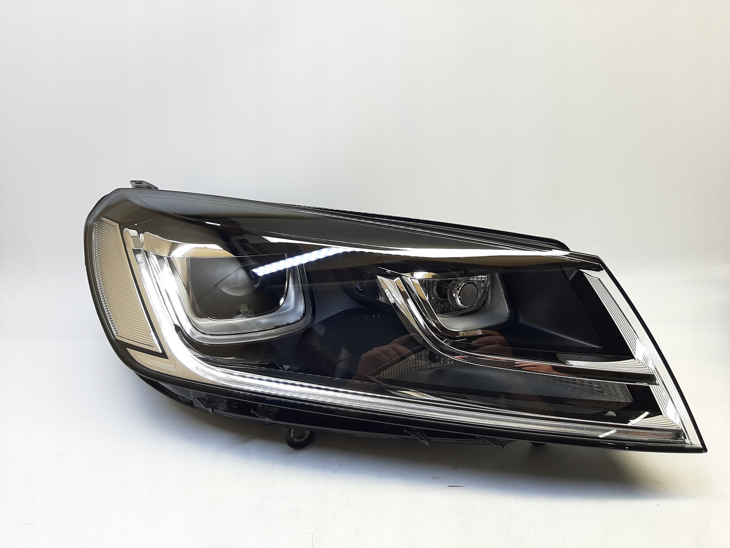 VW TOUAREG lift 2014/2017 REFLEKTOR LAMPA PRAWA 7P1941752B NOWA hella