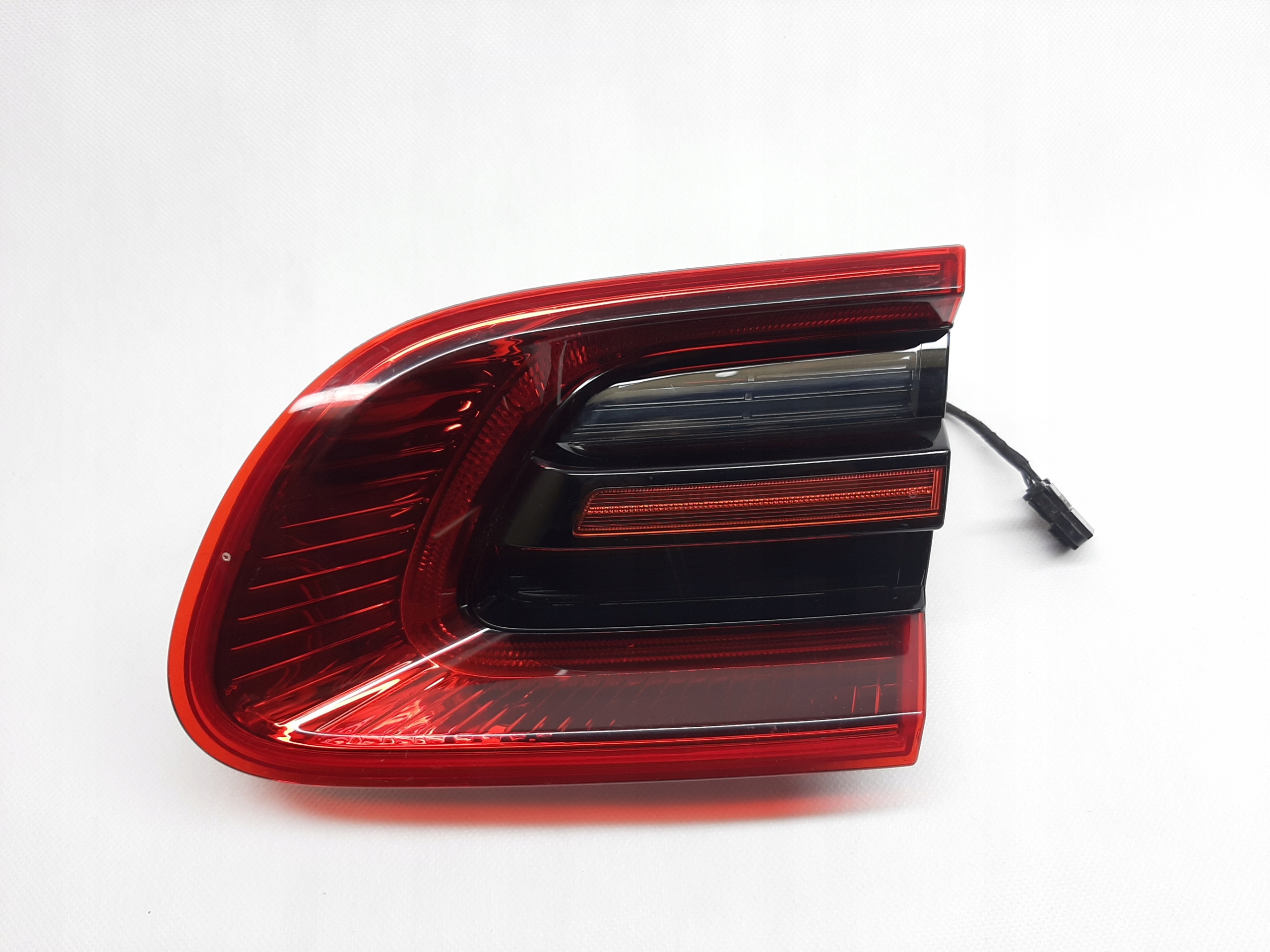 PORSCHE MACAN 95B945094T LAMPA KLAPY TYŁ PRAWA