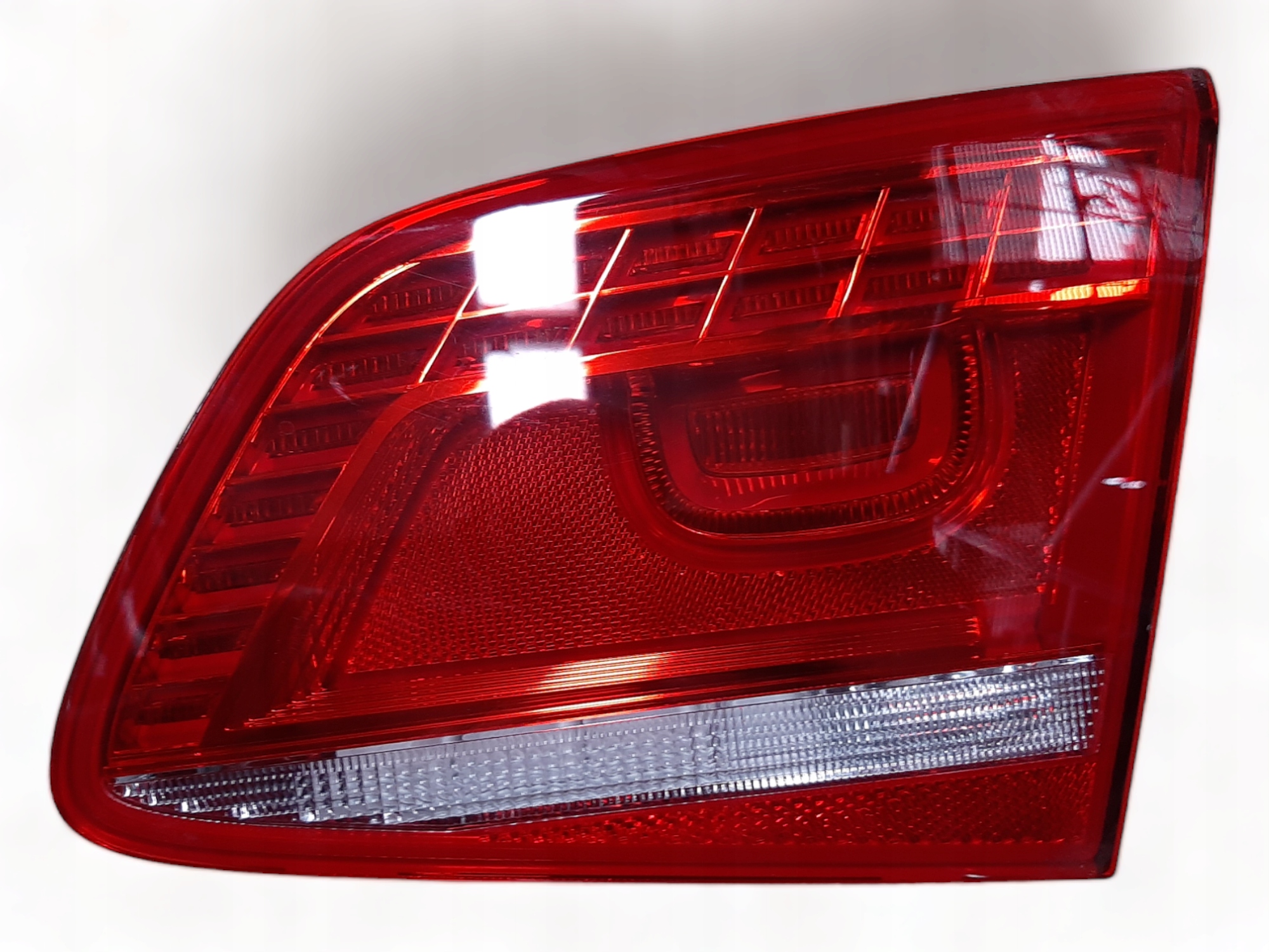 VW PASSAT B7 LAMPA TYLNA LED PRAWA 3AE945308D