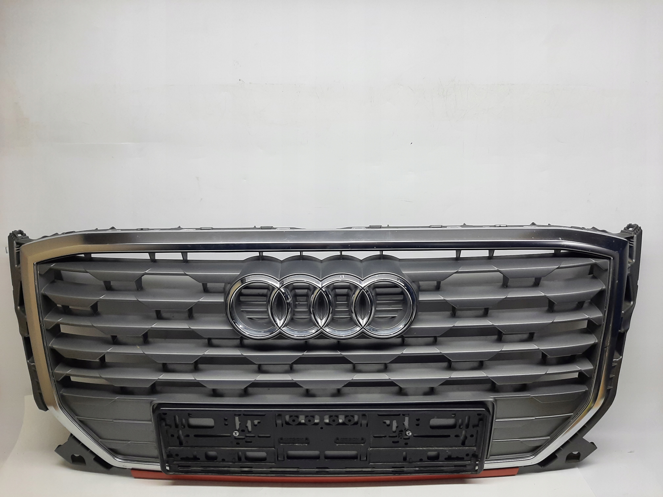 Audi Q2 Atrapa Grill 81A853651