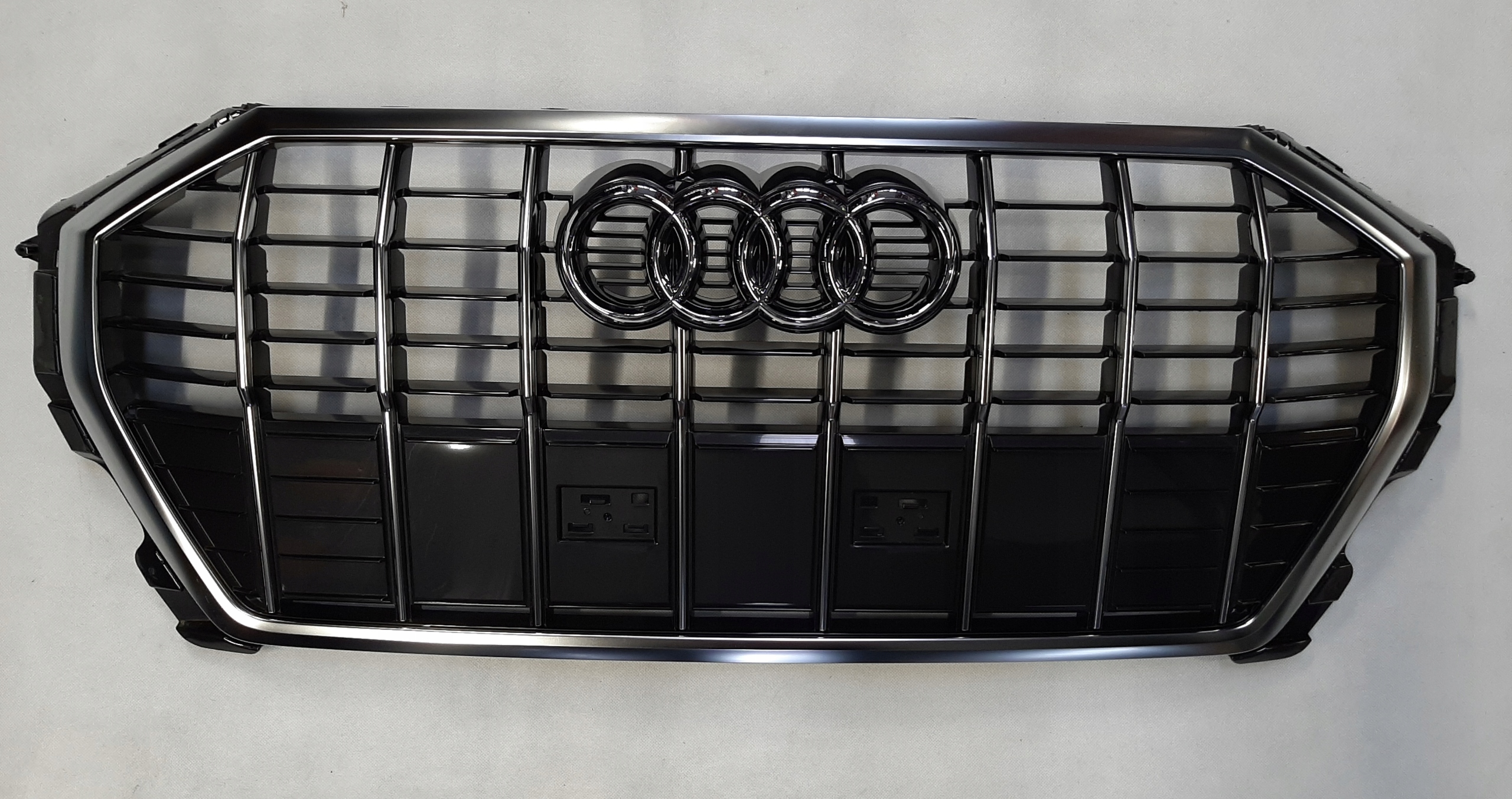 Audi Q3 Atrapa Grill 83A853651 E F NOWA