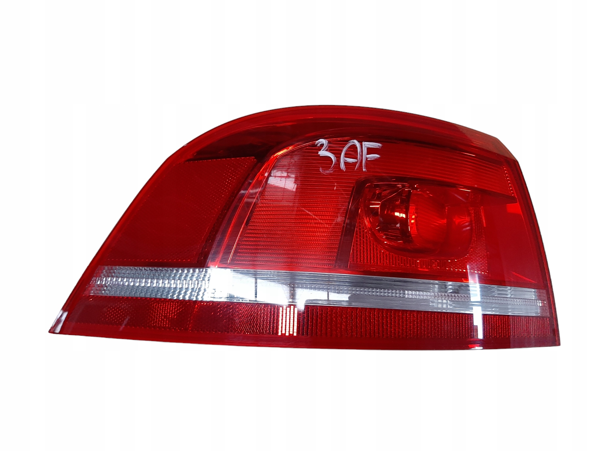 VW PASSAT B7 LAMPA TYLNA ZWYKŁA LEWA 3AF945095