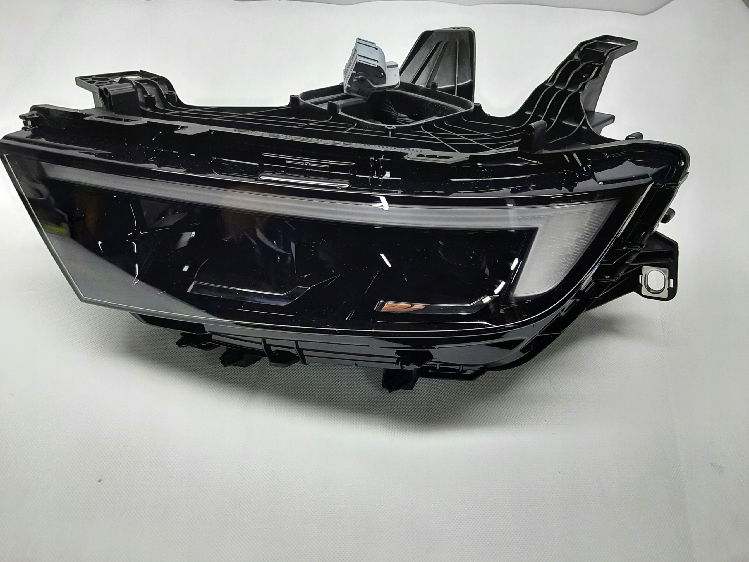 Opel Astra 6 Lampa lewa Reflektor LED