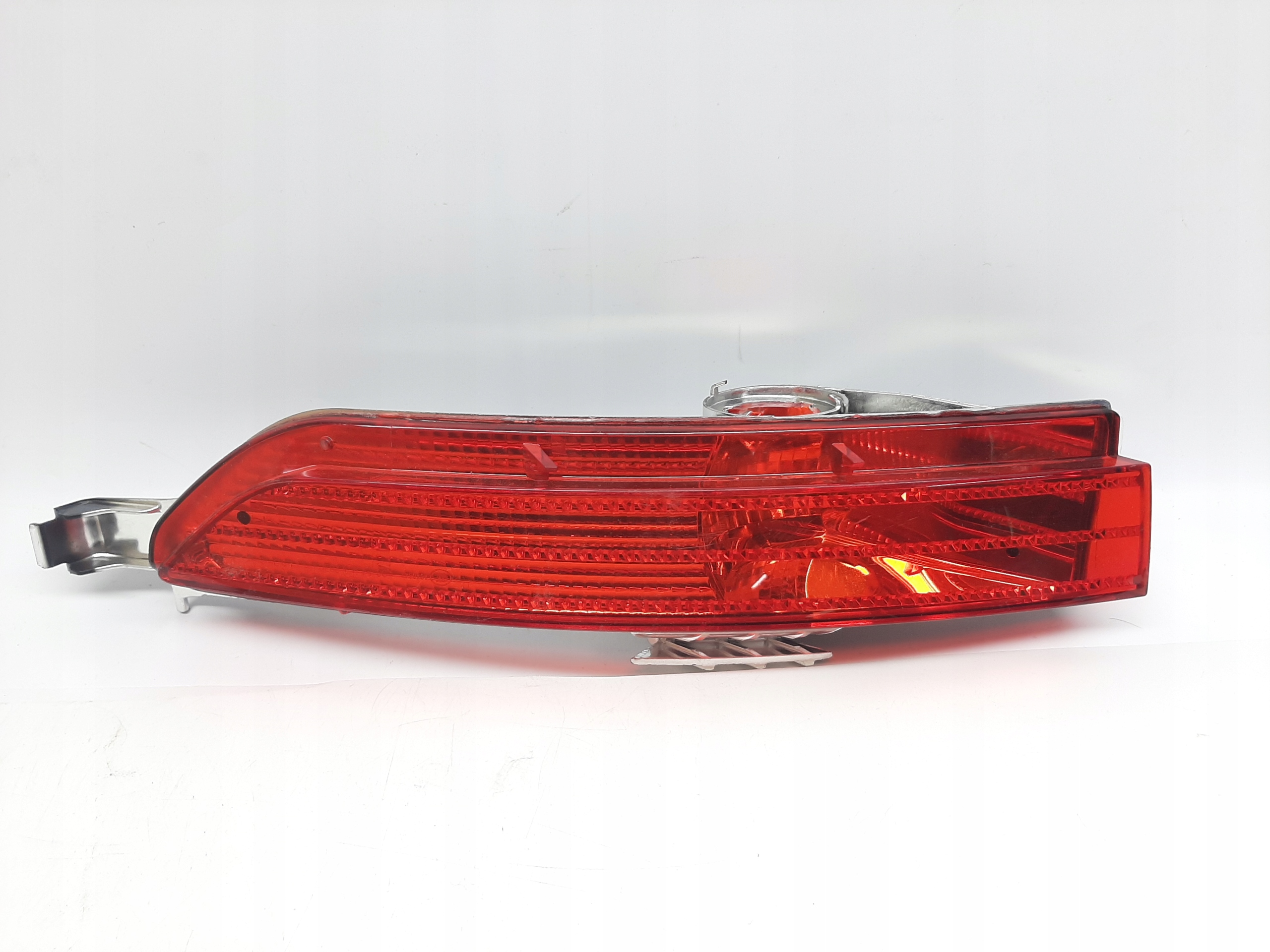 VW Touareg II (2010-2015r.) Lampa tył Prawa Przeciwmgielna 7P6945702 F