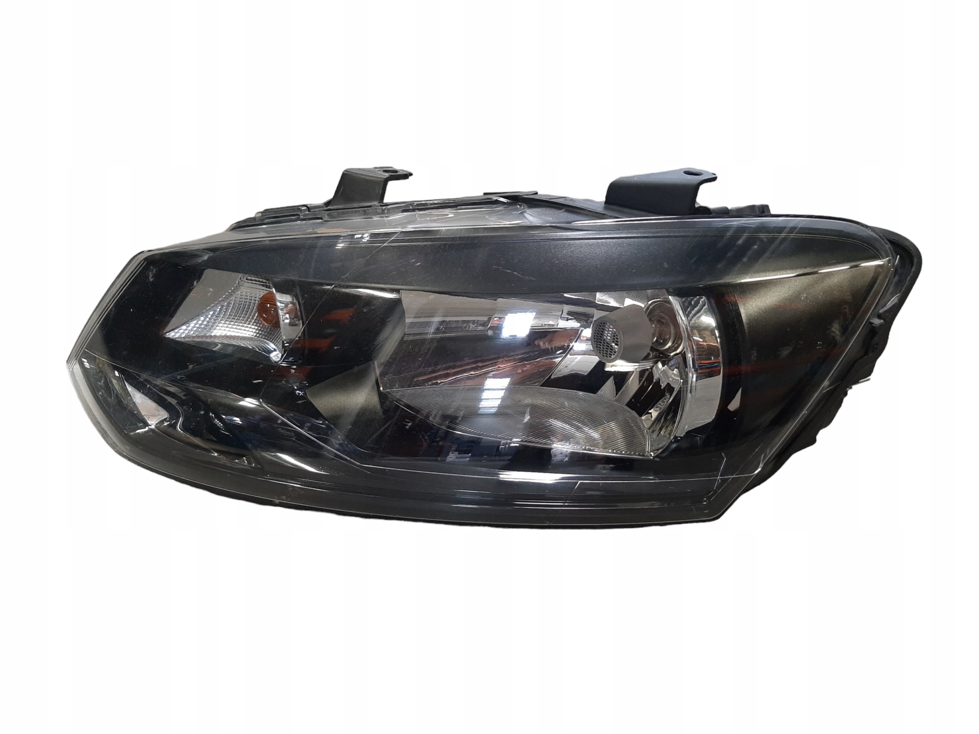 VW POLO 2008-2012 REFLEKTOR LAMPA PRZÓD LEWY 6R1941015E