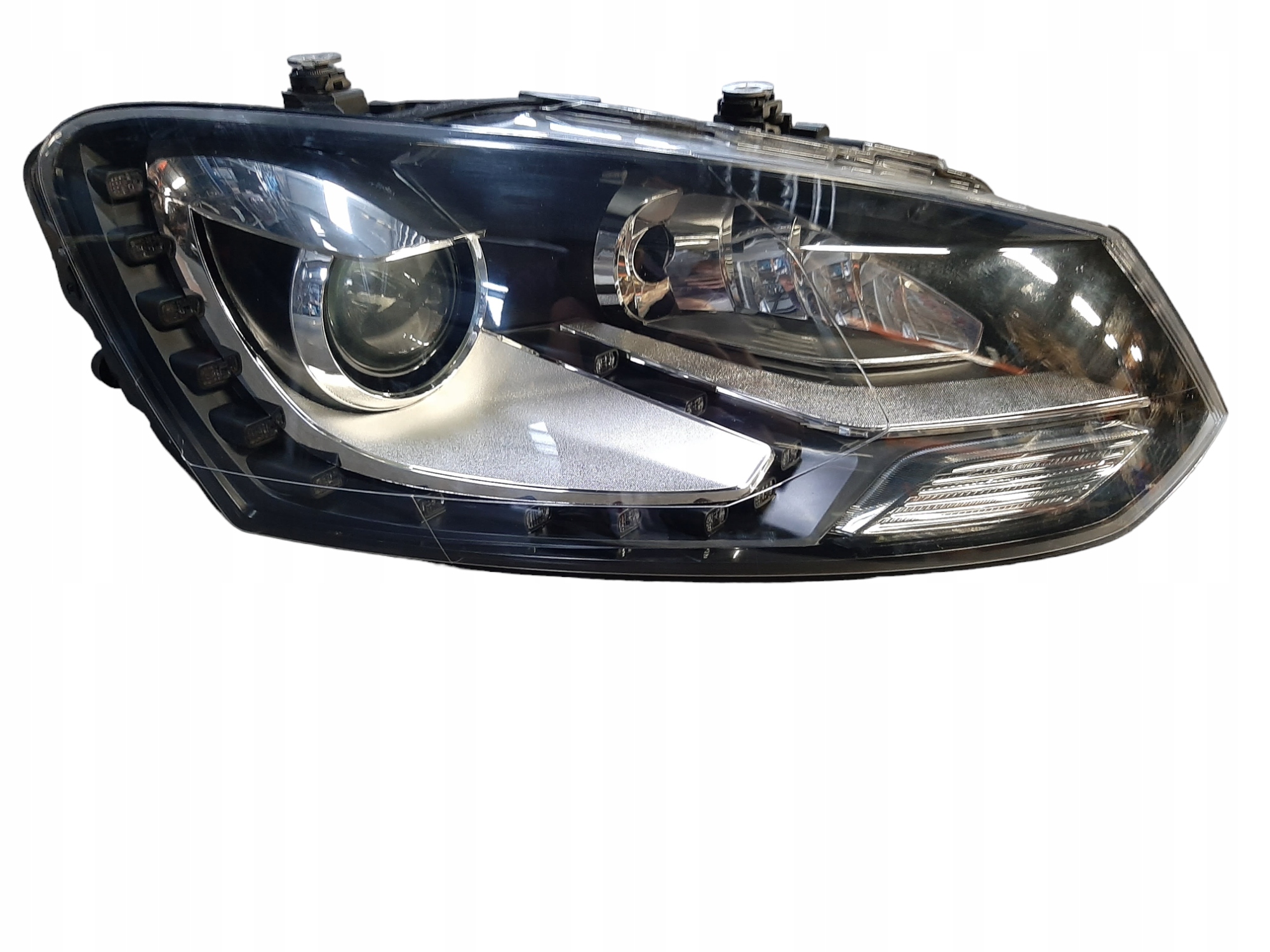 VW POLO 2008-2012 REFLEKTOR LAMPA PRZÓD PRAWY 6R1941032D