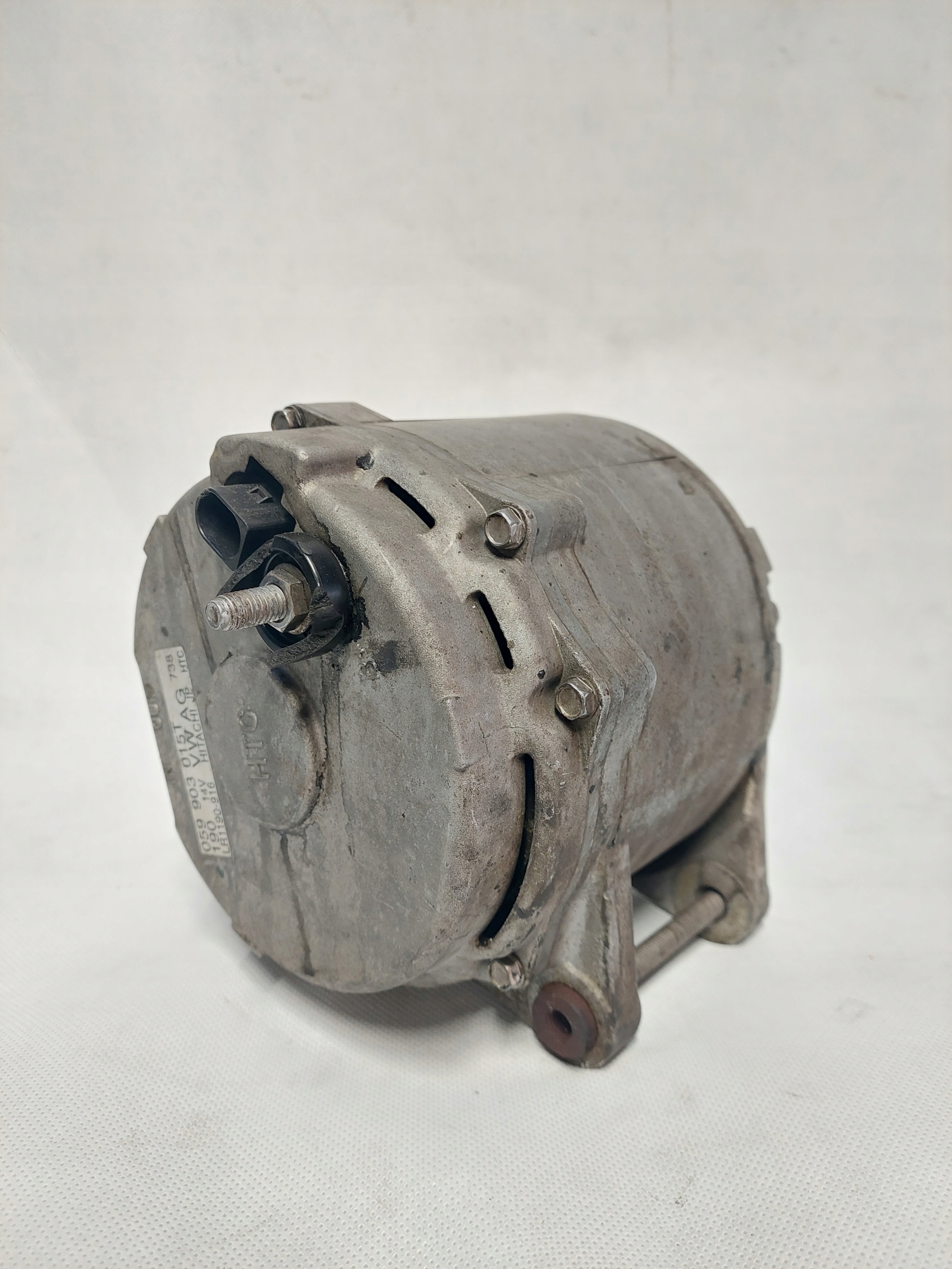 Volkswagen OE 059903015T ALTERNATOR