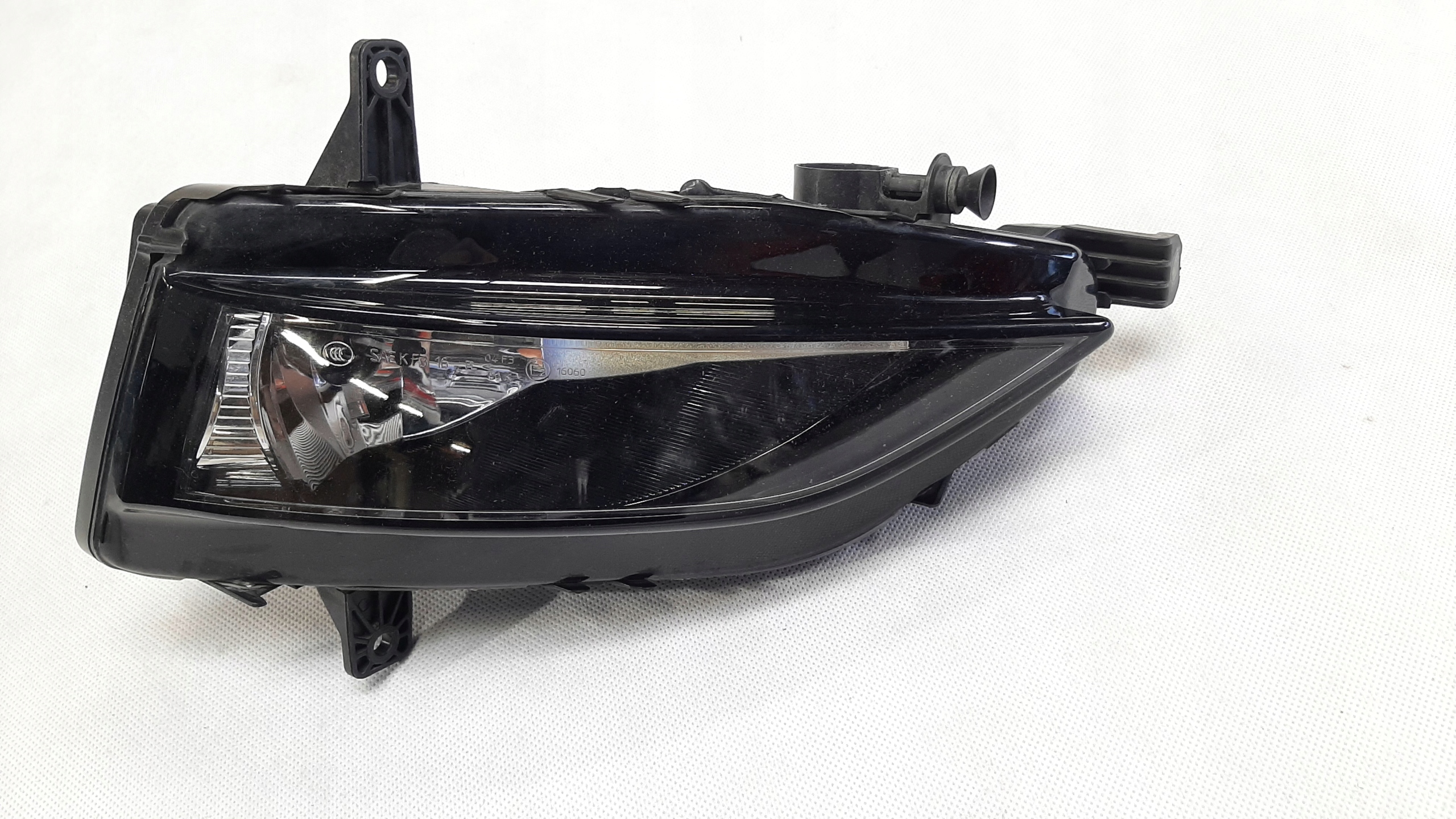 VW Golf 7 Lift 5G0941662F 90097142 Halogen Prawy