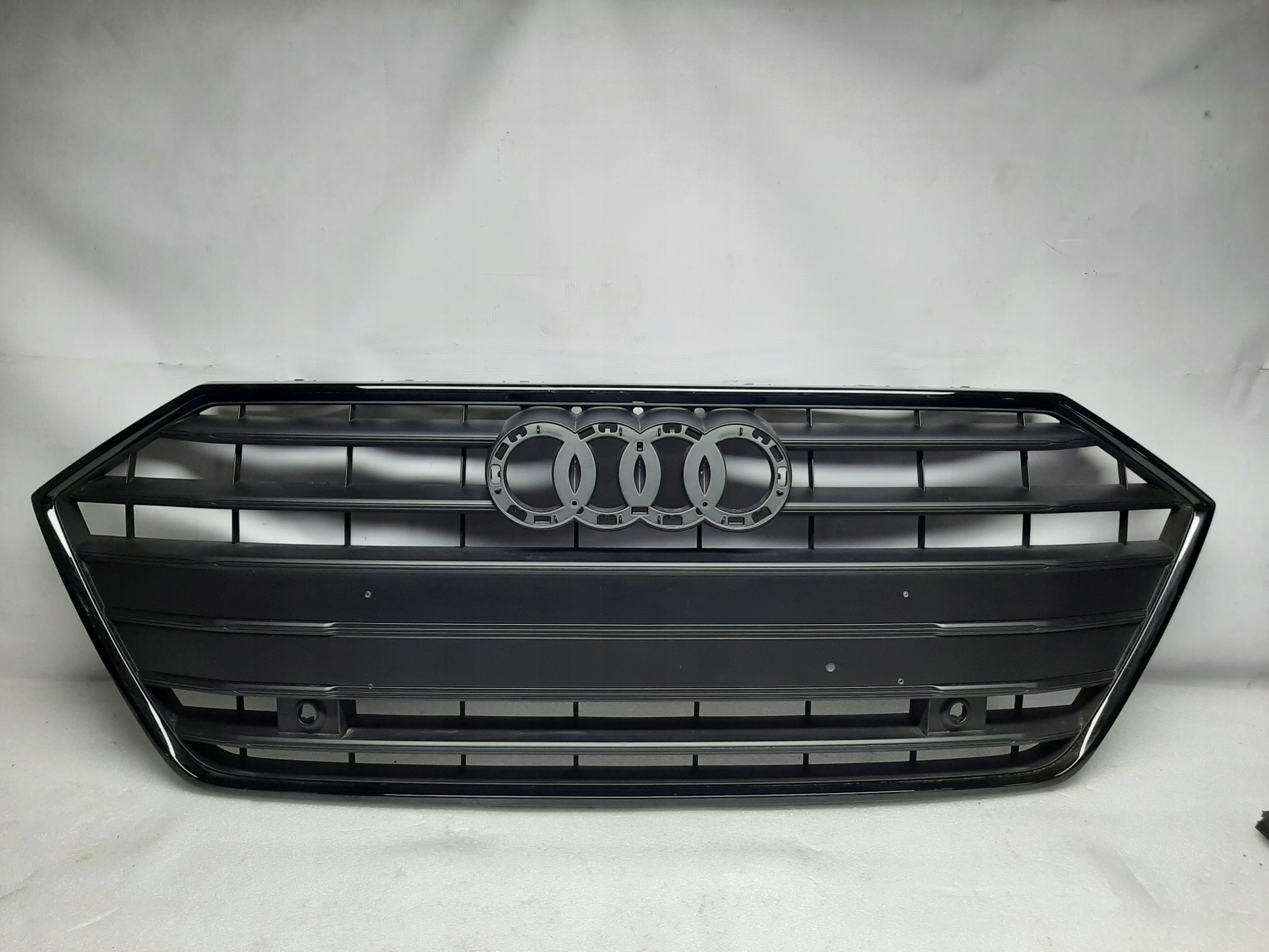 Audi A7 Atrapa Grill 4K8853651