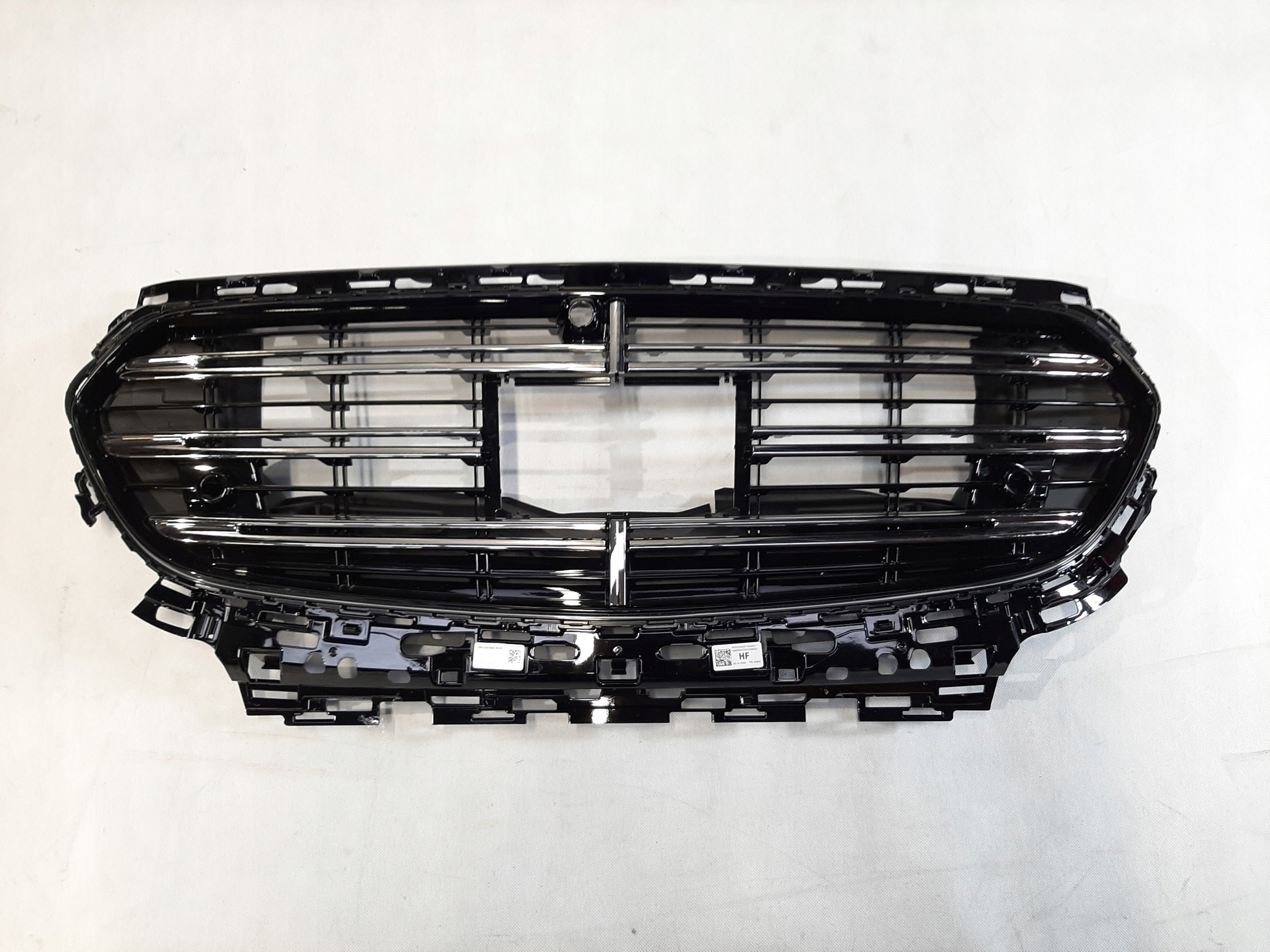 MERCEDES W214 E KLASA 22- A2148804801 GRILL ATRAPA