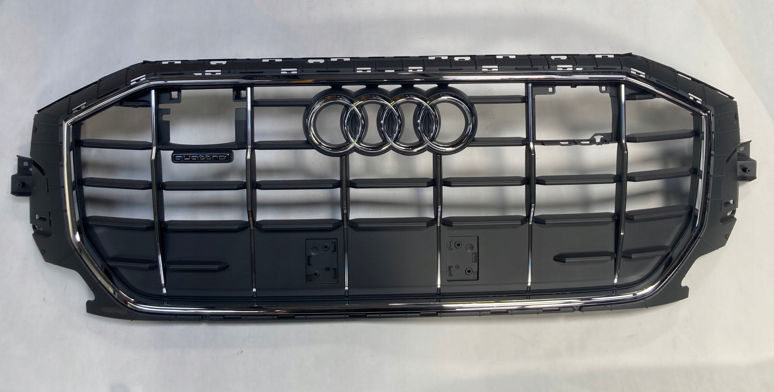 Audi Q8 Atrapa Grill 4M8853651AQ AR AS NOWA