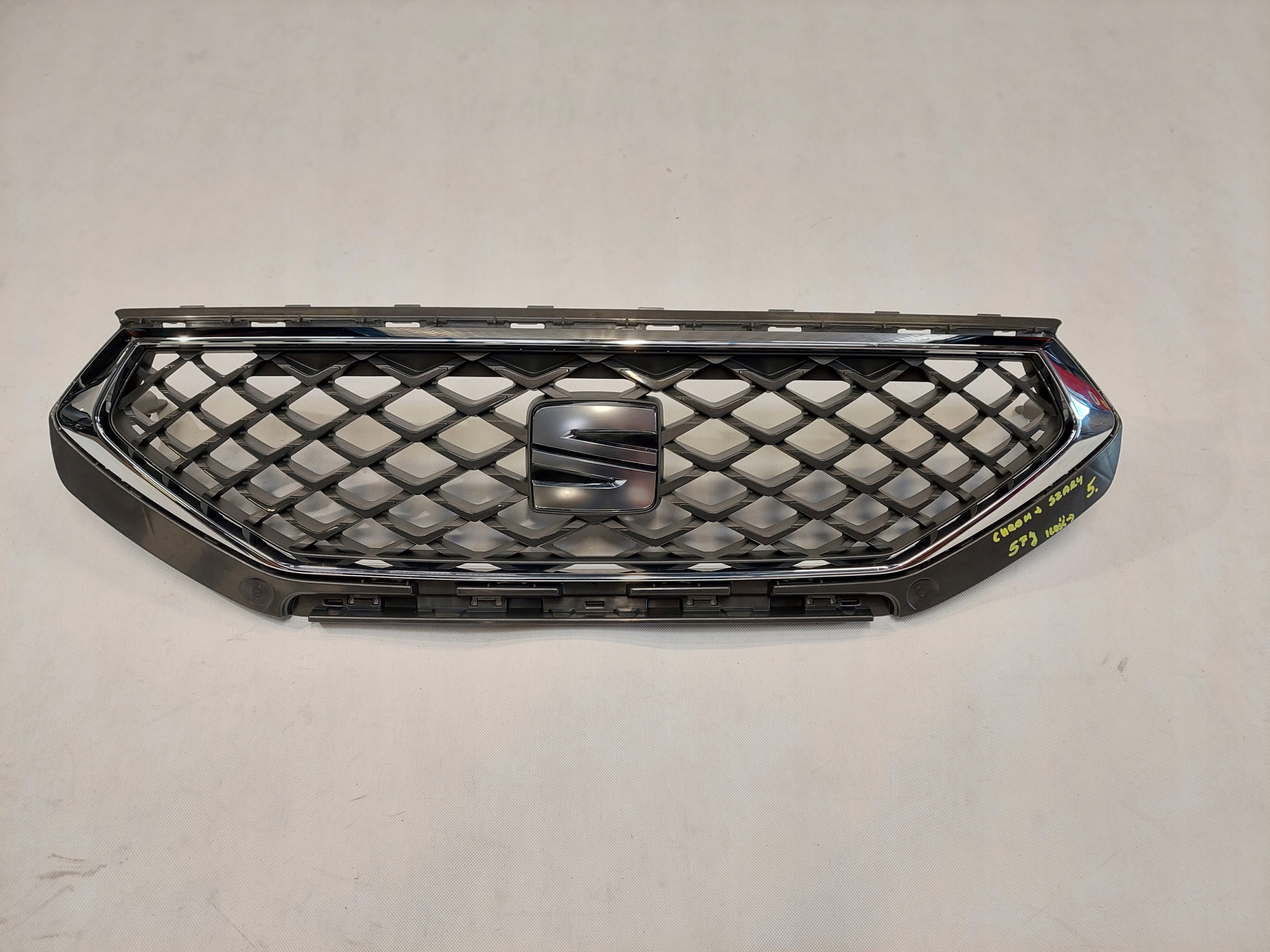 Seat Tarraco 5FJ853654B 654C Atrapa Grill Przód